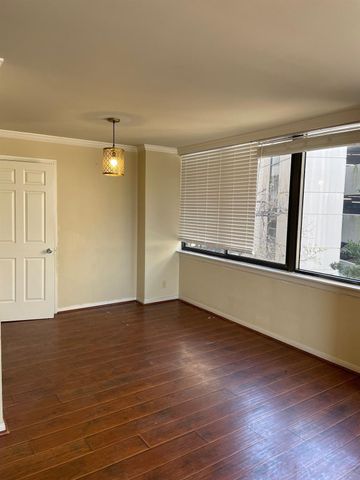 3525 Sage Road 304, Houston, TX 77056