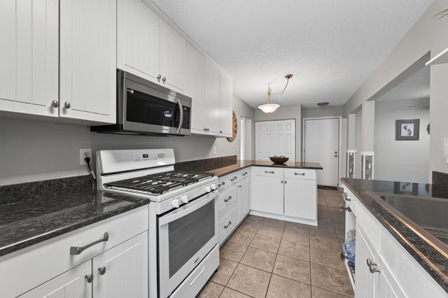 10750 Rockford Road 101, Plymouth, MN 55442