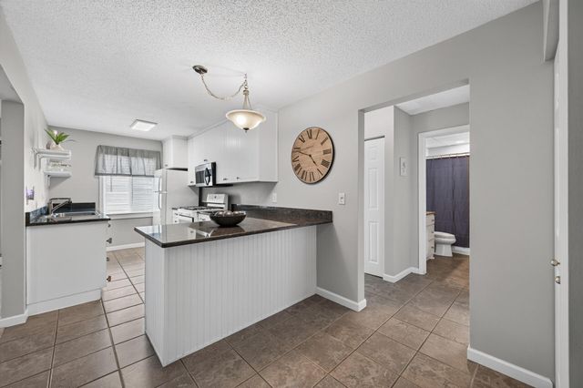 10750 Rockford Road 101, Plymouth, MN 55442