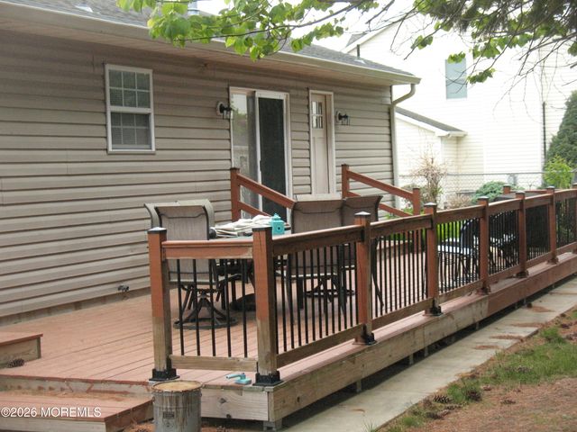 1033 3rd Avenue, Toms River, NJ 08757