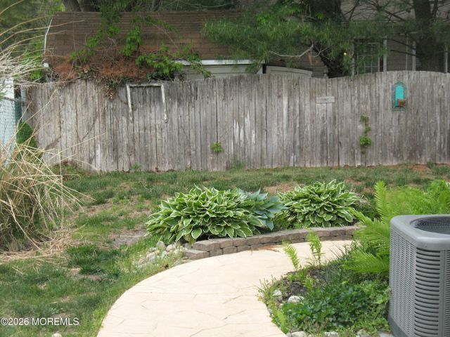 1033 3rd Avenue, Toms River, NJ 08757