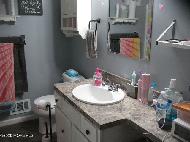 1033 3rd Avenue, Toms River, NJ 08757