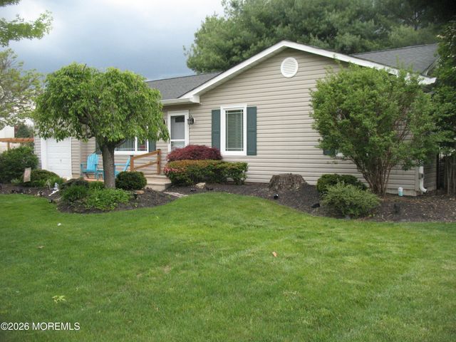 1033 3rd Avenue, Toms River, NJ 08757