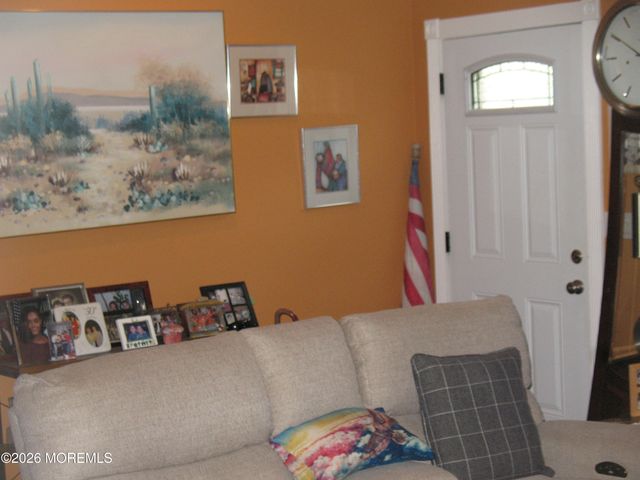 1033 3rd Avenue, Toms River, NJ 08757