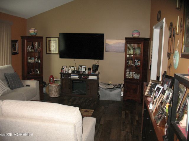 1033 3rd Avenue, Toms River, NJ 08757