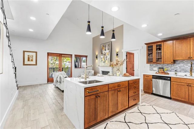 142 N Vermont ave B, Glendora, CA 91741