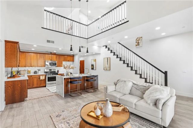 142 N Vermont ave B, Glendora, CA 91741