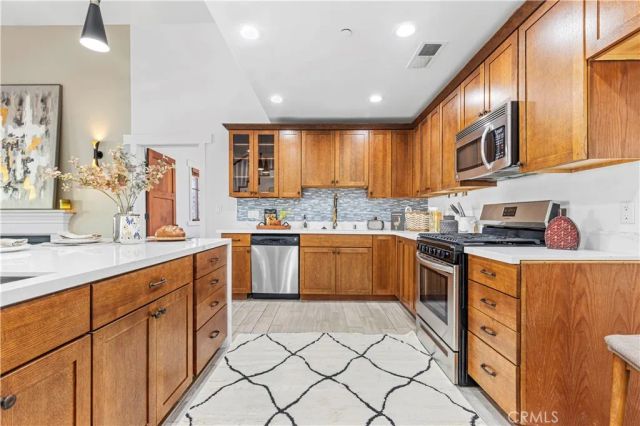 142 N Vermont ave B, Glendora, CA 91741