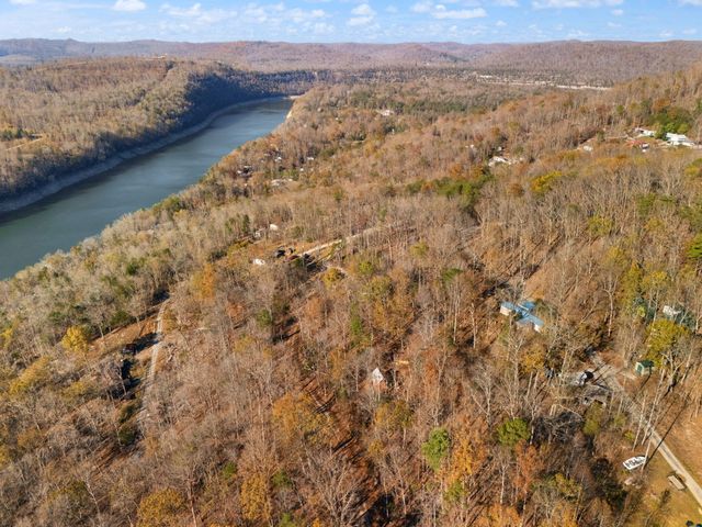 65 Maple Drive, Burnside, KY 42519