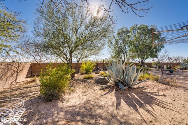 13430 S Taurus Place, Vail, AZ 85641