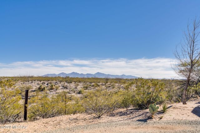 13430 S Taurus Place, Vail, AZ 85641