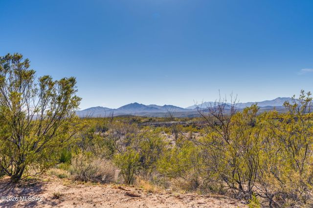 13430 S Taurus Place, Vail, AZ 85641