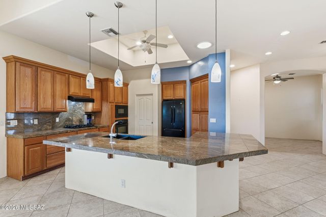 13430 S Taurus Place, Vail, AZ 85641