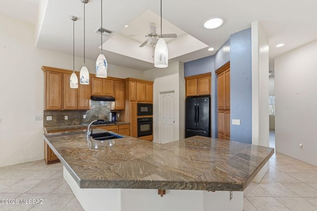 13430 S Taurus Place, Vail, AZ 85641