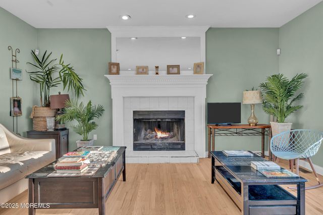 21 Old Queens Court, Eatontown, NJ 07724