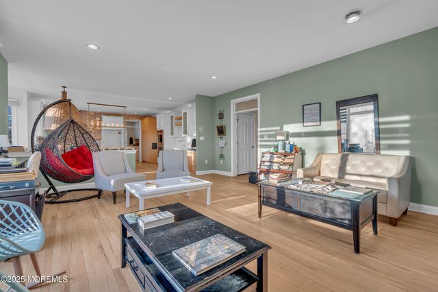 21 Old Queens Court, Eatontown, NJ 07724