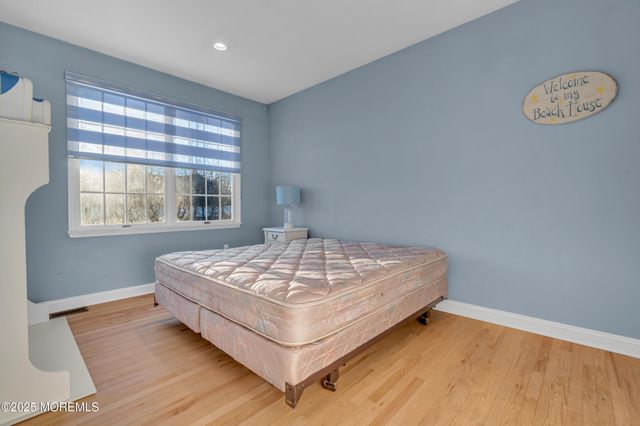 21 Old Queens Court, Eatontown, NJ 07724