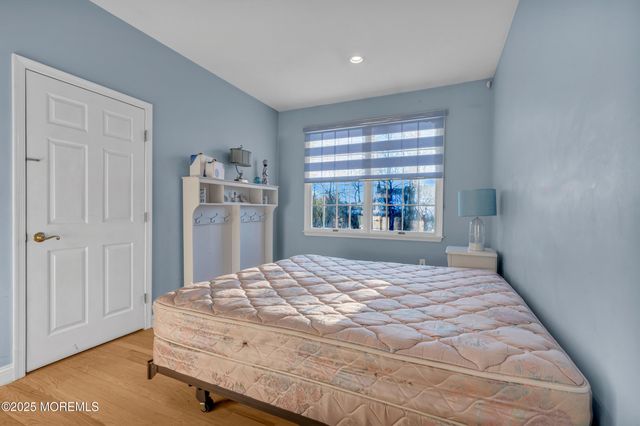 21 Old Queens Court, Eatontown, NJ 07724