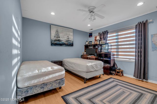 21 Old Queens Court, Eatontown, NJ 07724