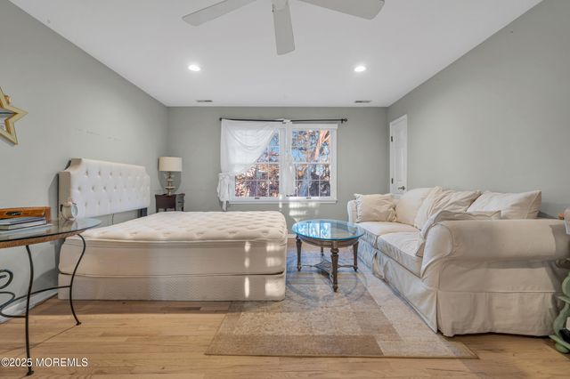 21 Old Queens Court, Eatontown, NJ 07724