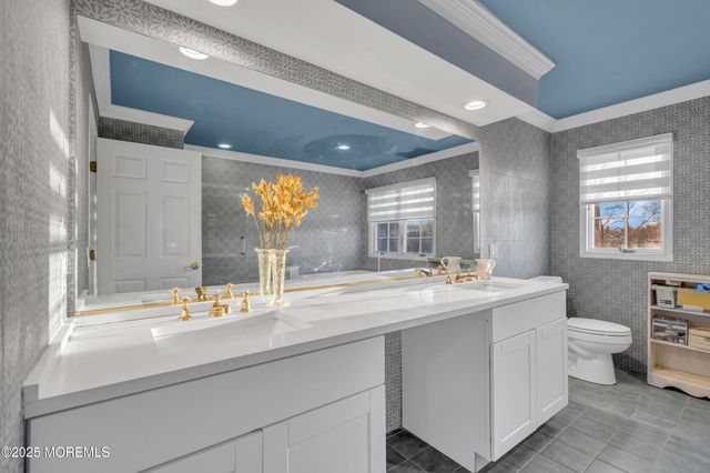 21 Old Queens Court, Eatontown, NJ 07724