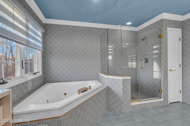 21 Old Queens Court, Eatontown, NJ 07724