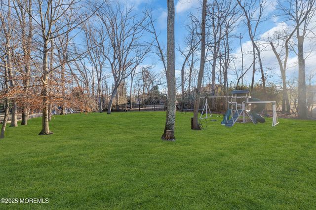 21 Old Queens Court, Eatontown, NJ 07724