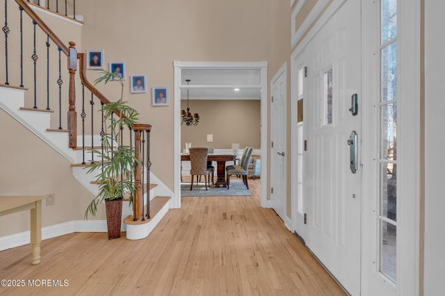 21 Old Queens Court, Eatontown, NJ 07724