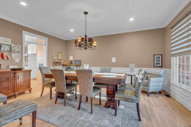 21 Old Queens Court, Eatontown, NJ 07724