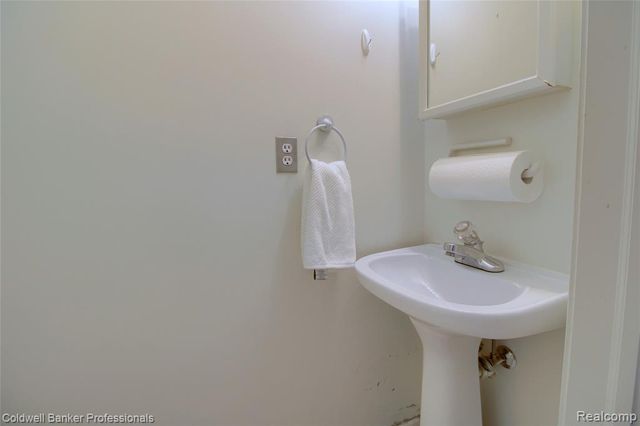38351 Warner Farms Drive, Westland, MI 48185