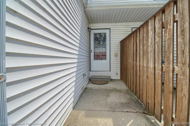 38351 Warner Farms Drive, Westland, MI 48185