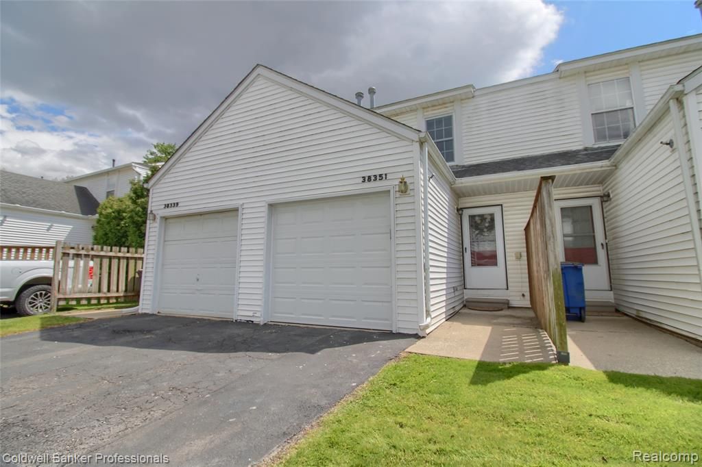 38351 Warner Farms Drive, Westland, MI 48185