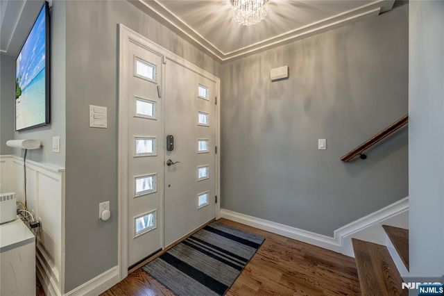 82 Monroe Avenue, Cresskill, NJ 07626