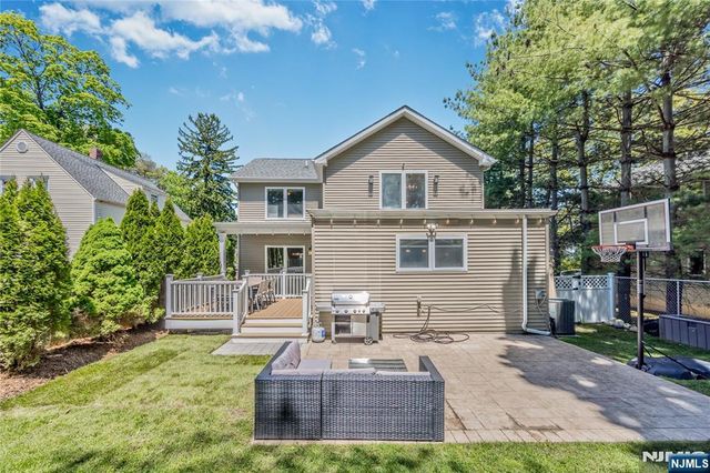 82 Monroe Avenue, Cresskill, NJ 07626