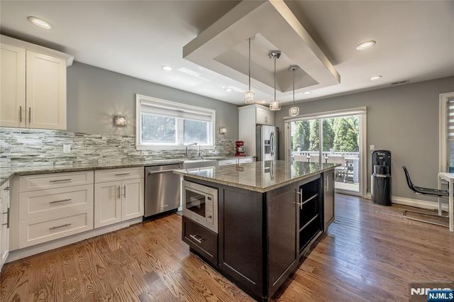 82 Monroe Avenue, Cresskill, NJ 07626