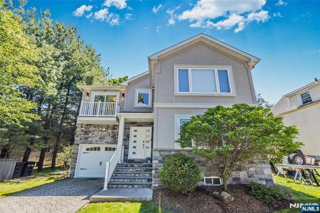 82 Monroe Avenue, Cresskill, NJ 07626