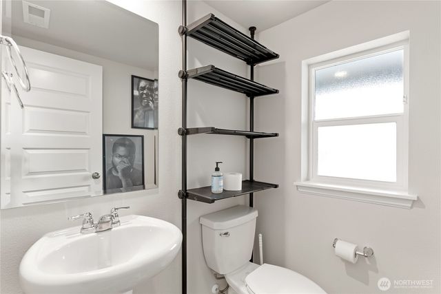 19802 137th Avenue E, Graham, WA 98338