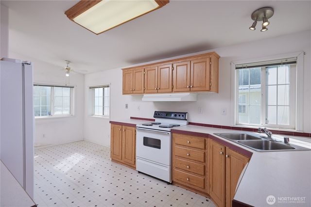 808 SE Mockingbird Drive, College Place, WA 99324