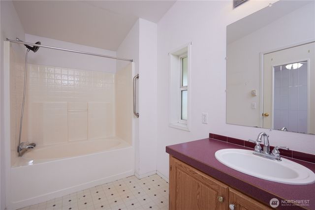 808 SE Mockingbird Drive, College Place, WA 99324