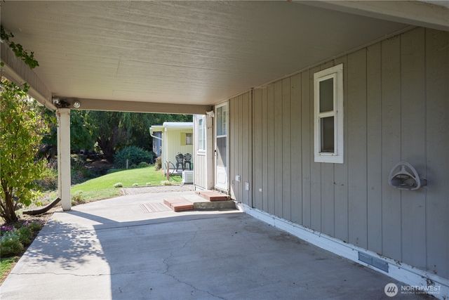 808 SE Mockingbird Drive, College Place, WA 99324