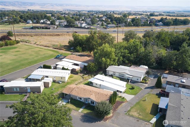 808 SE Mockingbird Drive, College Place, WA 99324