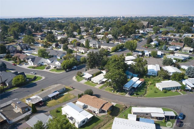 808 SE Mockingbird Drive, College Place, WA 99324