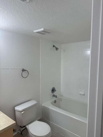 4211 San Marino Blvd 301, West Palm Beach, FL 33409