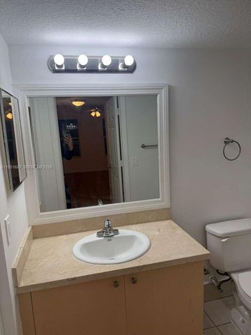 4211 San Marino Blvd 301, West Palm Beach, FL 33409