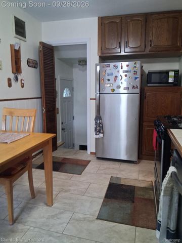 24620 Andover Drive, Dearborn Heights, MI 48125