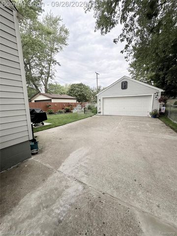 24620 Andover Drive, Dearborn Heights, MI 48125