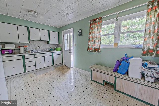 10205 FORD TER, White Plains, MD 20695