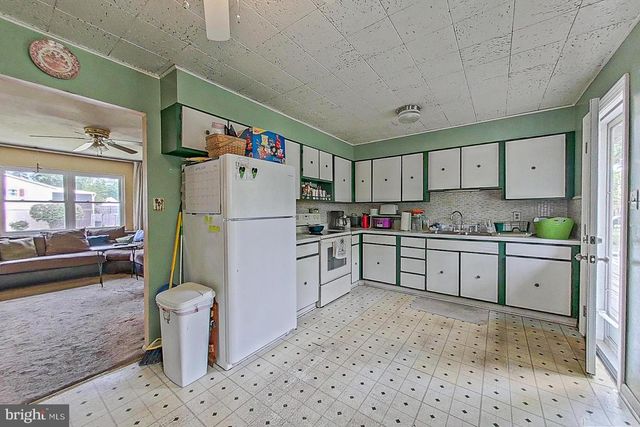 10205 FORD TER, White Plains, MD 20695