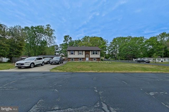 10205 FORD TER, White Plains, MD 20695