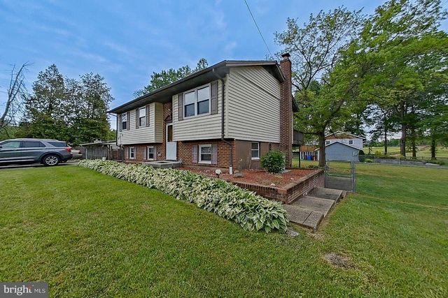 10205 FORD TER, White Plains, MD 20695